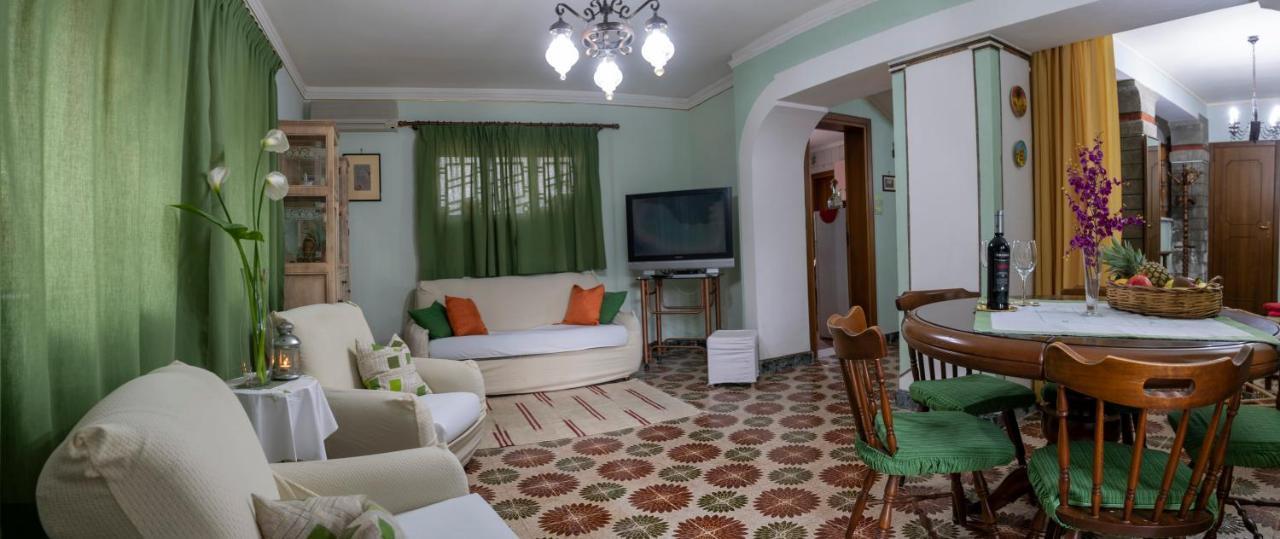 Casa Vacanze Gioia Трекастаньи Экстерьер фото